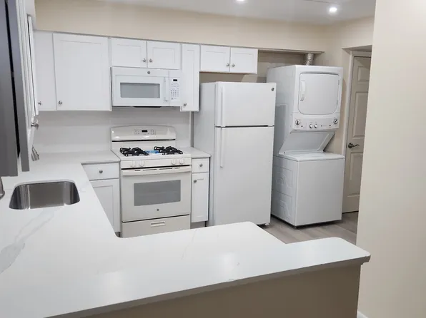 1703 English Dr, Mechanicsburg, PA 17055