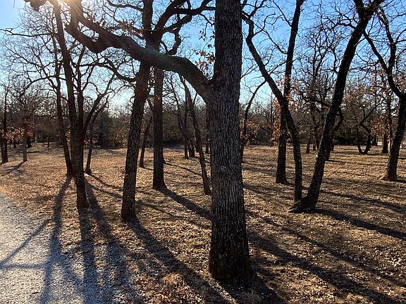 4th image of 2300 Lake Sharon Dr