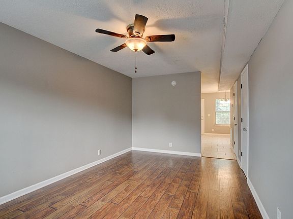 3rd image of 116 Hickory Trce #2