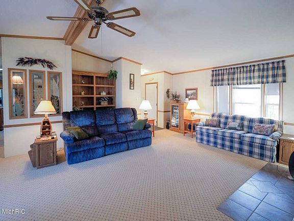 5th image of 51845 Welcher Dr