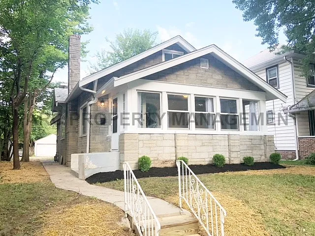 526 N Drexel Ave photo 1