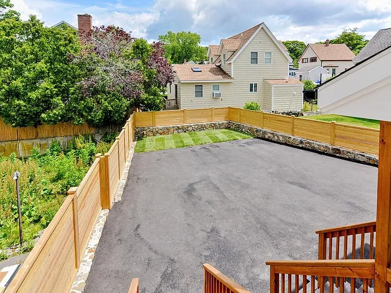 64 Crescent St #1 — Photo 36