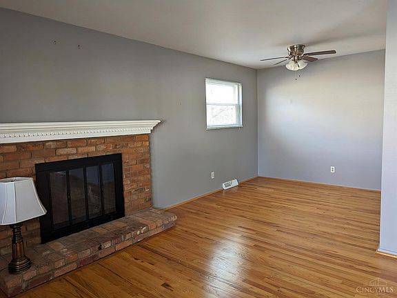 4th image of 3681 Woodsong Dr