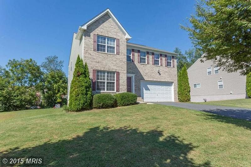 1st image of 727 Holly Crest Dr