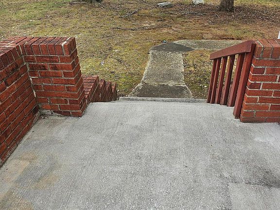 4th image of 3109 Myrtle Ave