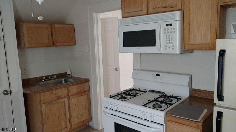 2nd image of 90 21st St