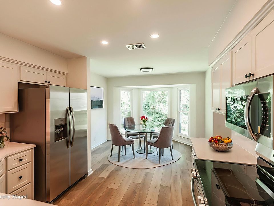 1st image of 123 White Oak Way