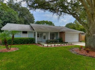 18303 Groveside Pl, Lutz, FL 33549