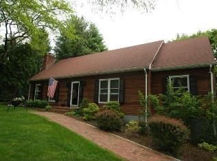 6 Sunrise Cir, Clinton, NJ 08809