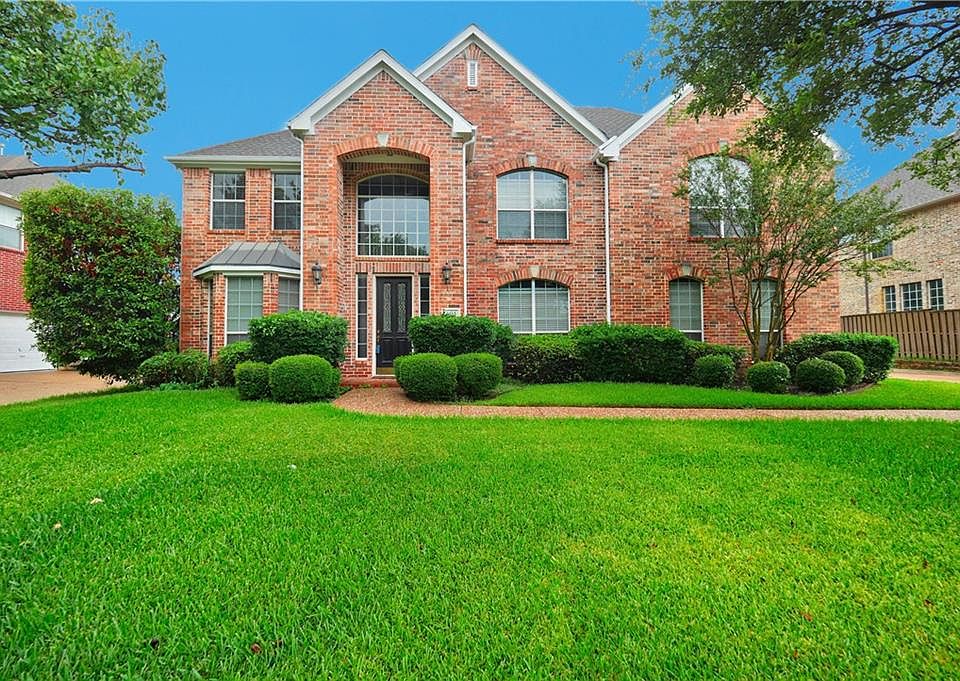1st image of 404 Parkwood Ct