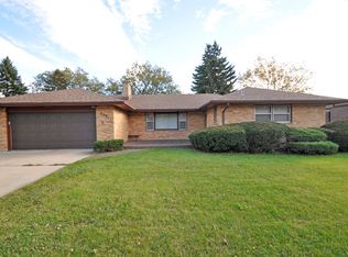 2501 8th Pkwy, Waukegan, IL 60085