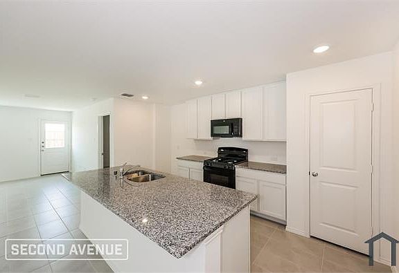 4th image of 1836 Lotus St