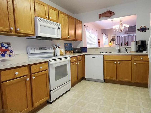 4th image of 30384 Crowley Dr Unit 611