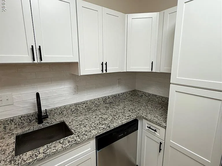 410 E Twelve Mile Rd — Photo 19