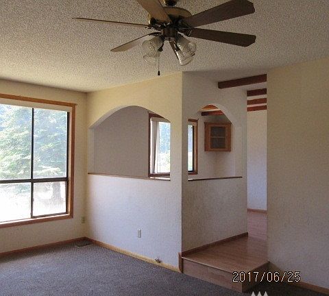 5th image of 407 Freedom Ct SE
