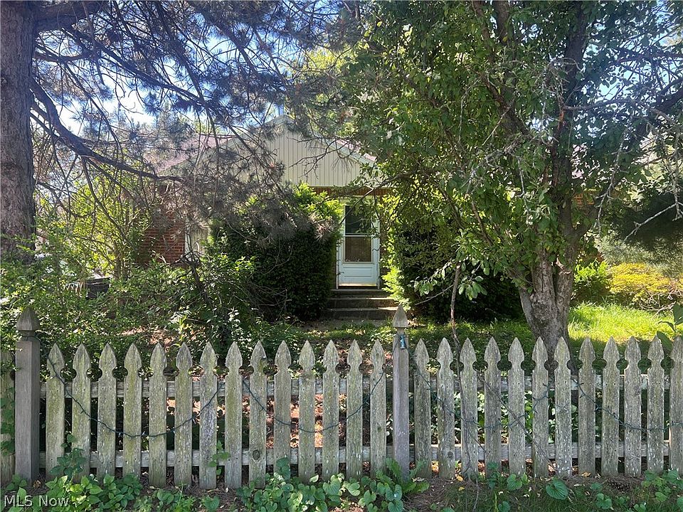 1st image of 4450 7th St NW