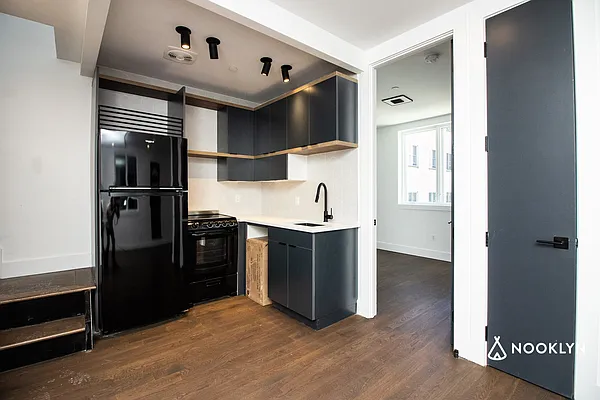 Rented by Nooklyn NYC LLC | media 43