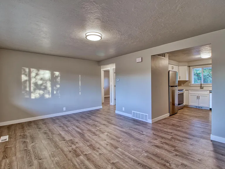 272 N Center St #2 — Photo 7