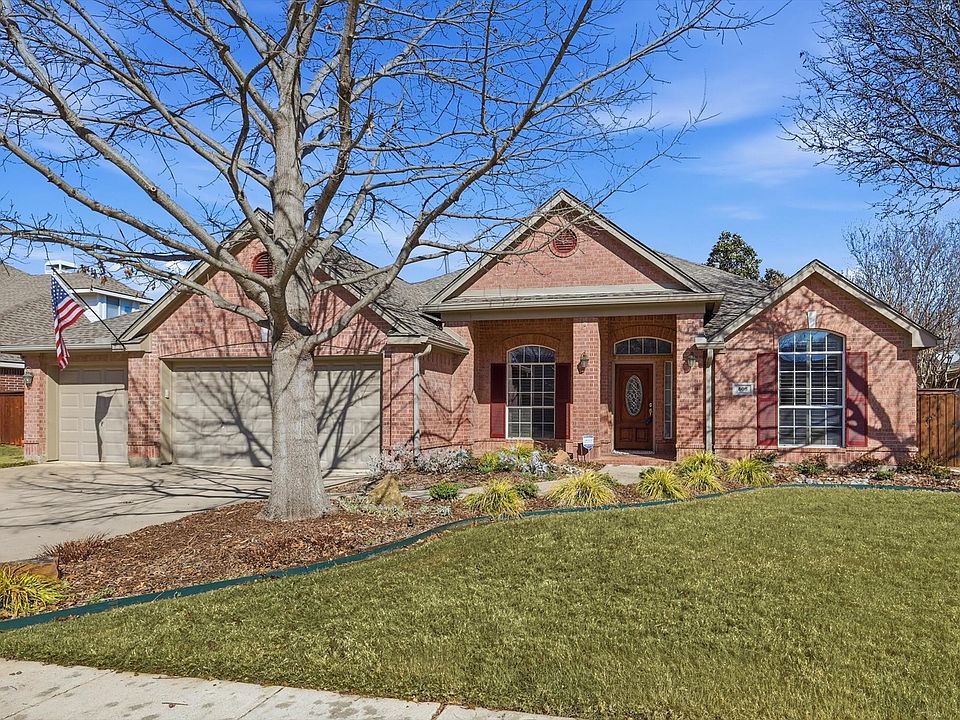 1st image of 608 Crestbrook Dr