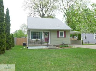 5827 Schafer Rd, Lansing, MI 48911