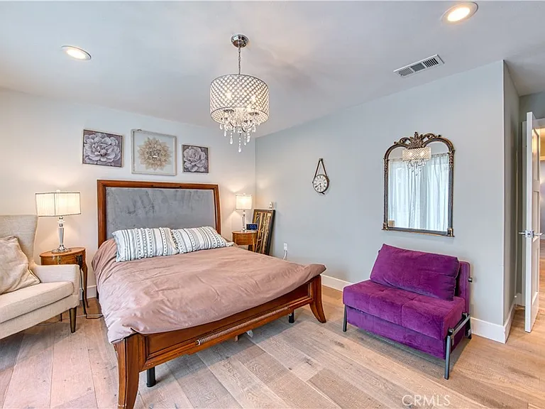 1800 Irvine Ave — Photo 18