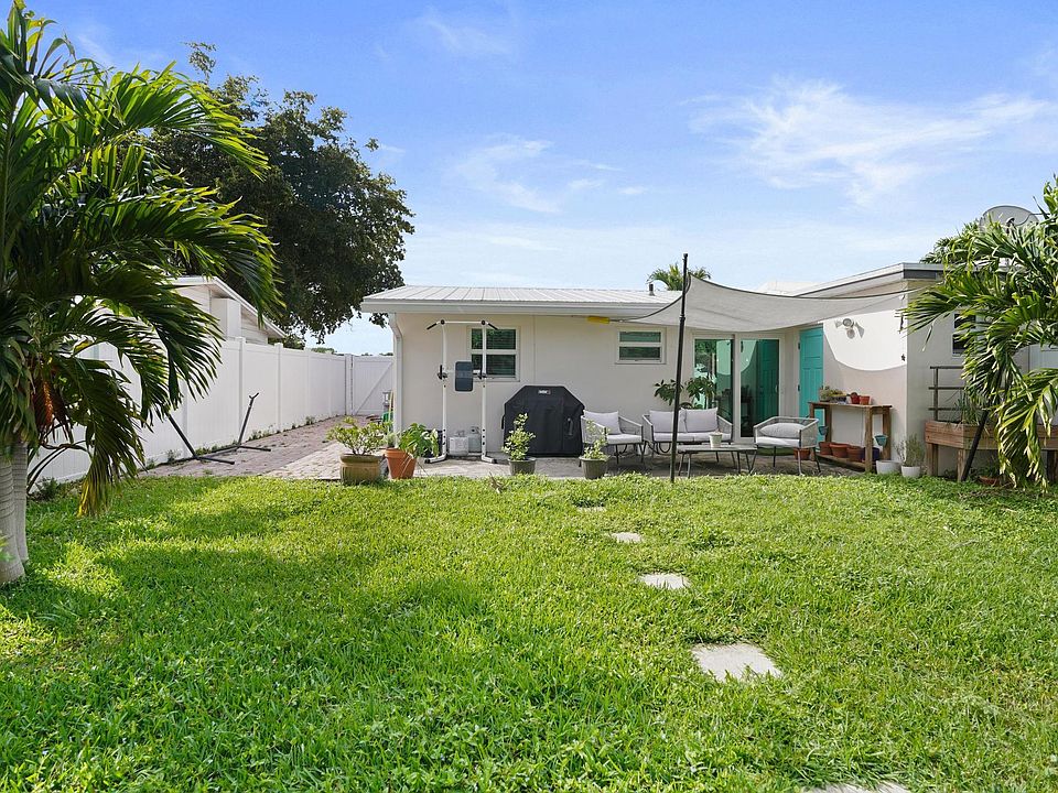 1st image of 9 Robalo Ct