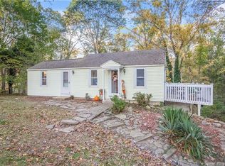 70 Browns Ln, Old Lyme, CT 06371