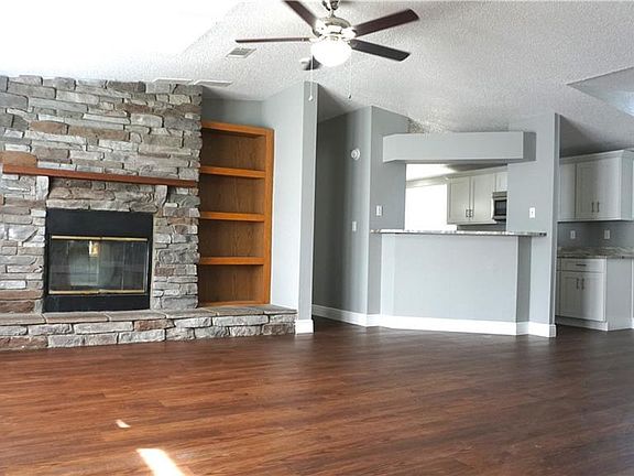 3rd image of 2410 Island Oaks E