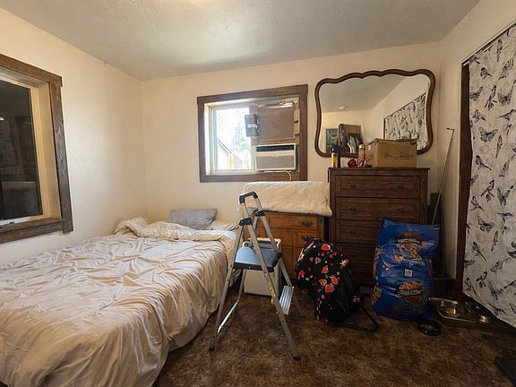 4th image of 1039 SW I St