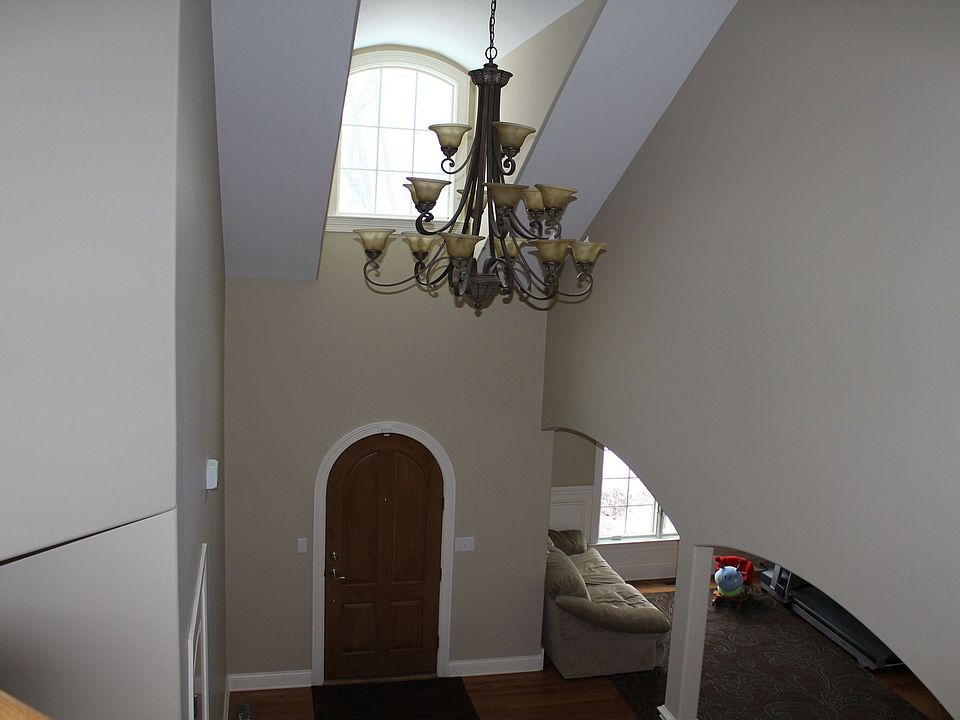 2 story foyer
