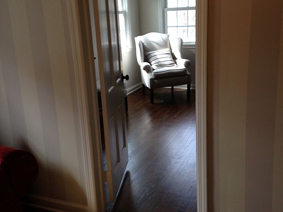 4th image of 190 Knollwood Dr