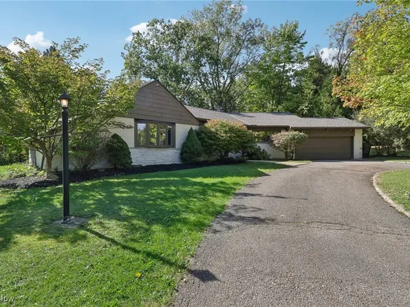 7773 Wilson Mills Rd, Chesterland, OH 44026