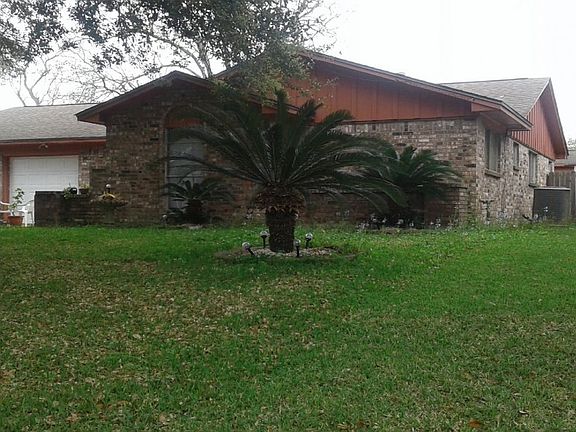 2nd image of 1404 Coyote Ln