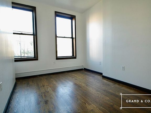 4th image of 2054 Adam C Powell Blvd #1D