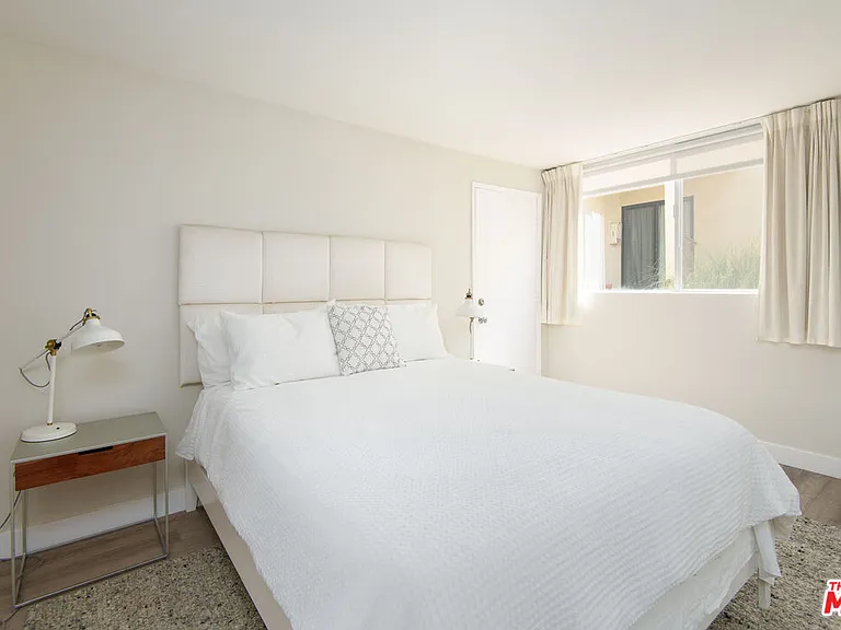 18063 Coastline Dr — Photo 17
