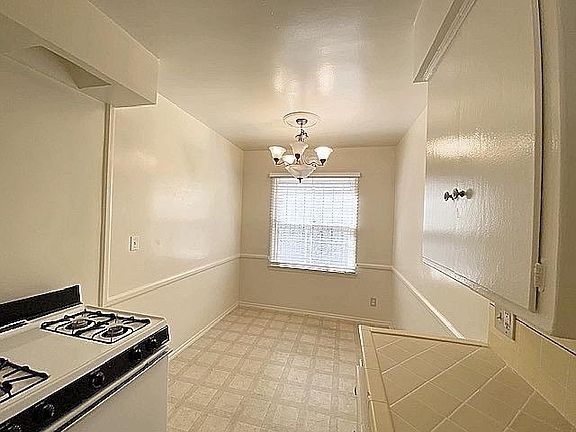 4th image of 4919 Beverly Blvd APT 3