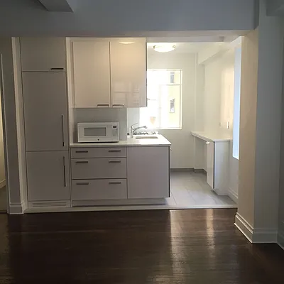 Rented by Central Park South Associates | media 19