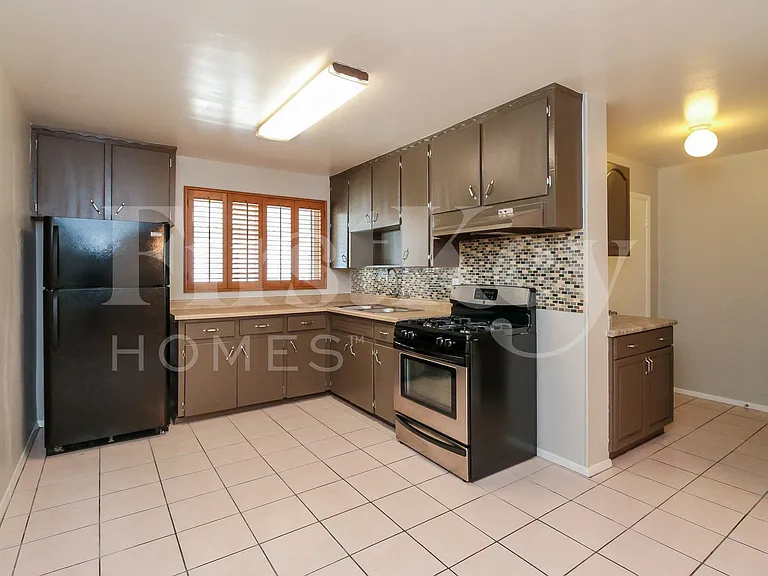 5719 N 23rd Ave — Photo 7