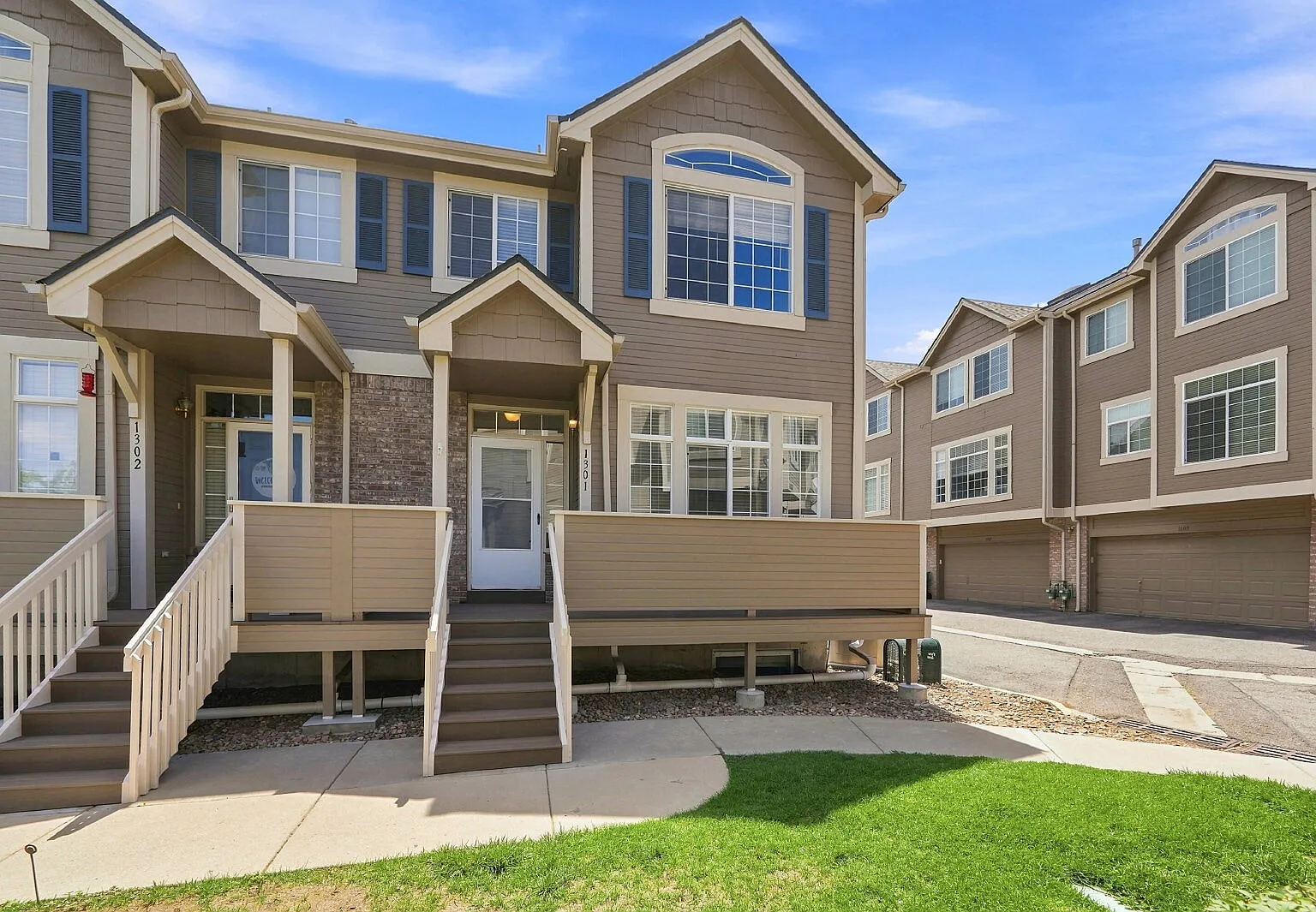 3 bed, 2.5 bath, 1436 sqft, $2,696 — Photo 1