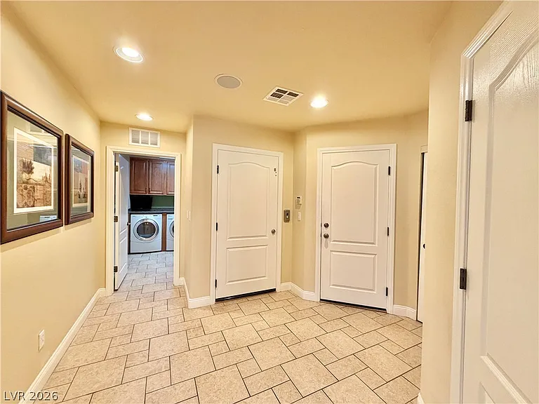 8578 Silver Coast St — Photo 9