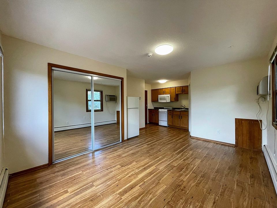 1st image of 401 8th St SE #8