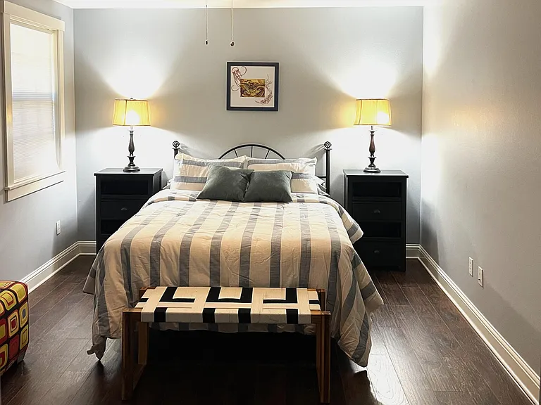 Guest Queen Bed