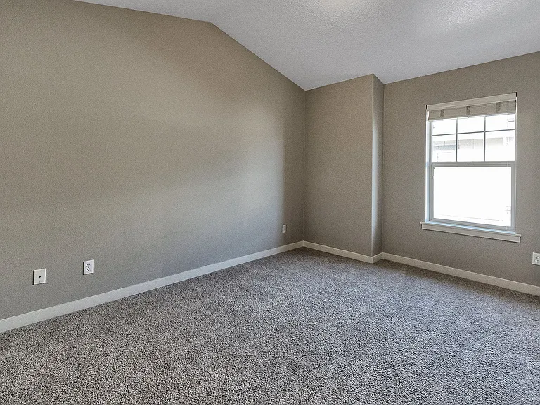 780 NE Adwick Dr — Photo 27
