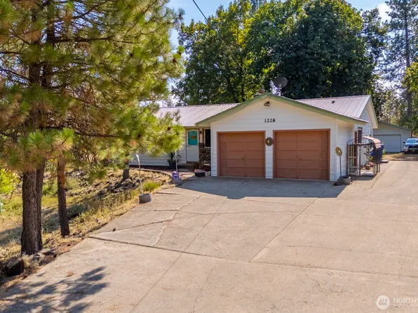 1228 E Lake Street, Medical Lake, WA 99022
