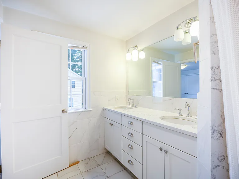 48 Spruce St — Photo 11