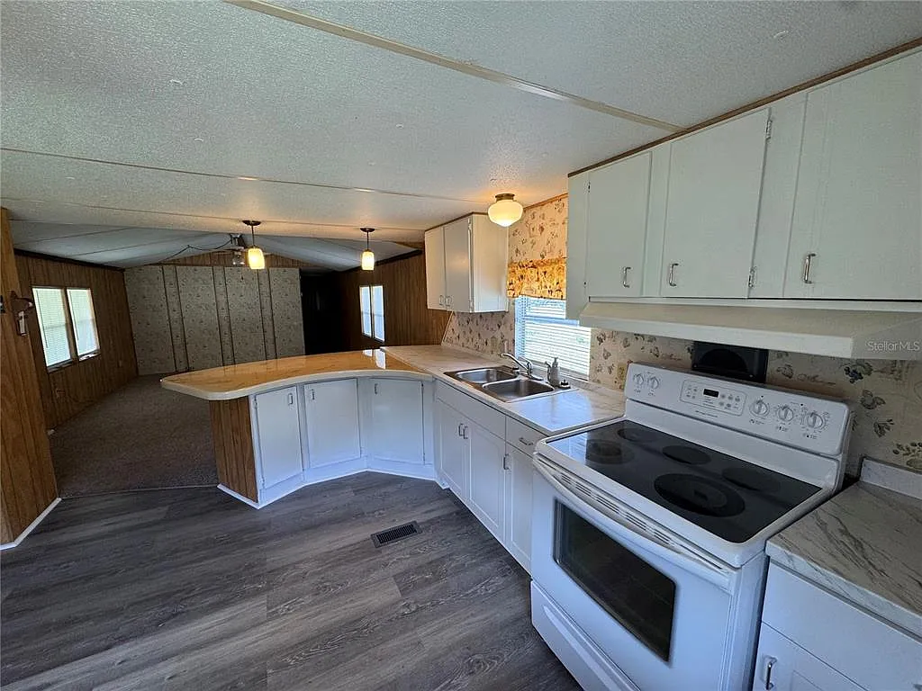 2 bed, 1.0 bath, 924 sqft, $1,025 — Photo 4