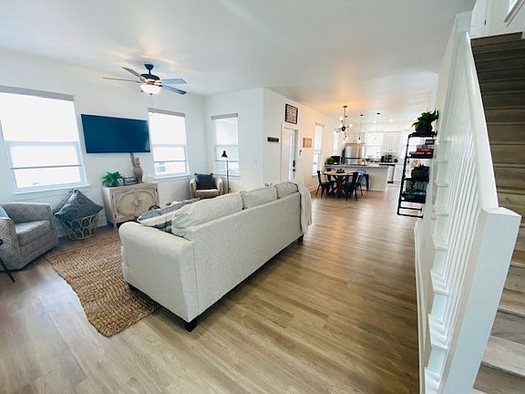 5th image of 833 S One Mile Rd