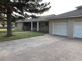 300 N 6th St, Canadian, TX 79014
