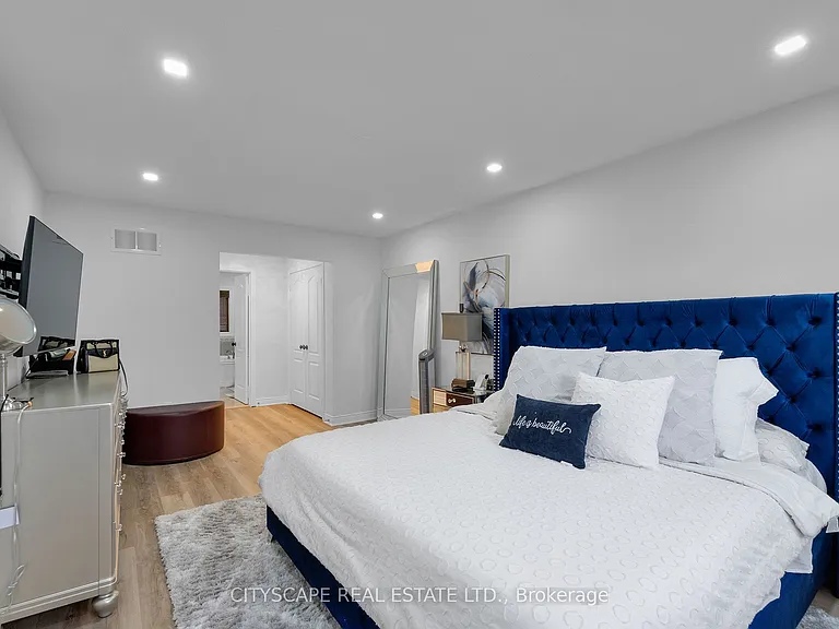 6421 Donway Dr — Photo 24
