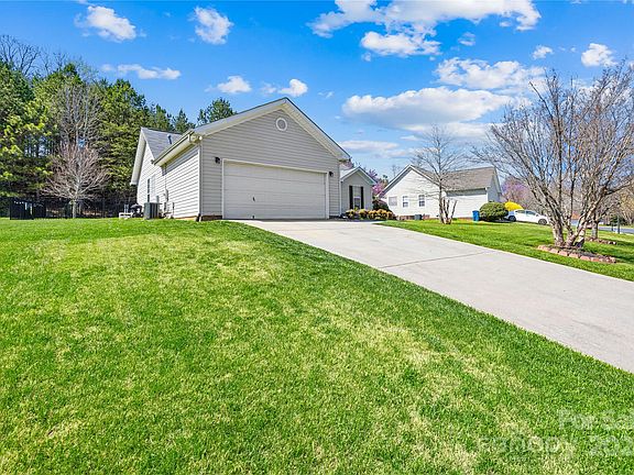 4th image of 7324 Oxford Bluff Dr